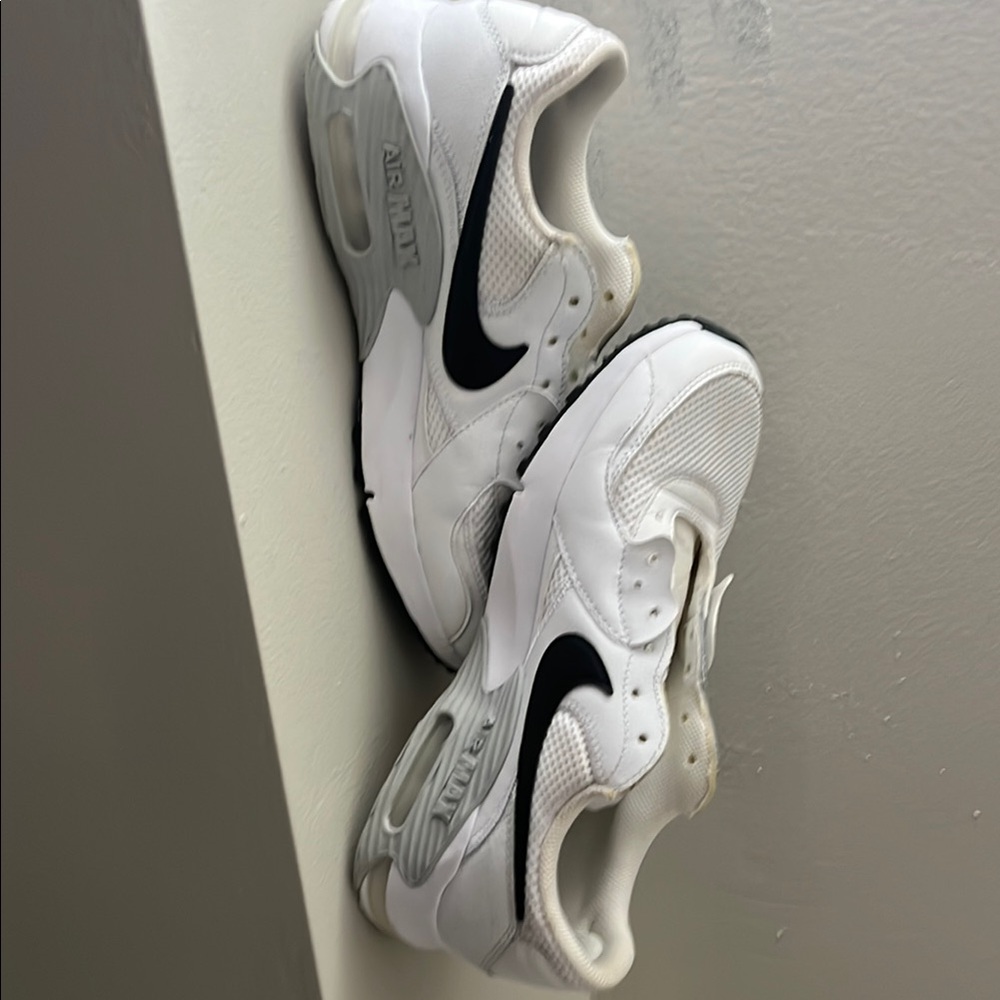 Nike White and Black Air Max Sneakers with Cushioned Sole